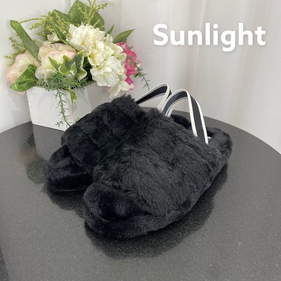 TOP Moda Shoes Womens Black Fuzzy Faux Fur Slippers Slides Poshmark